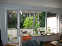 Balkontür mit 3-teiligem, festverglastem Fensterelement